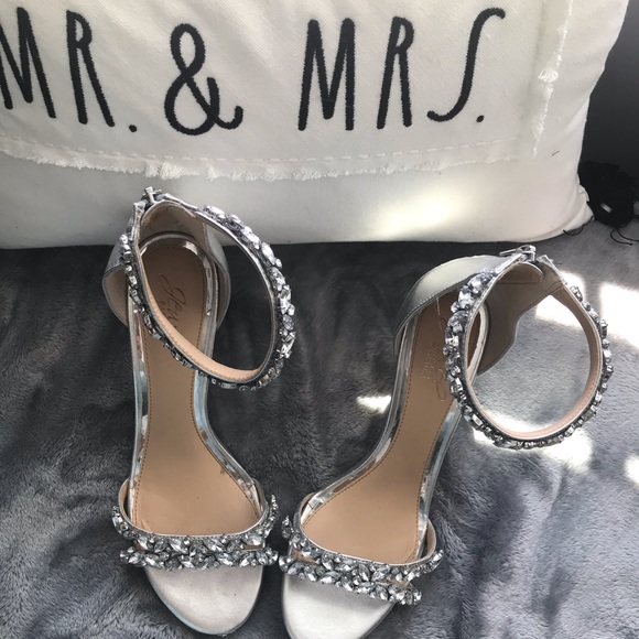 Jewel Badgley Mischka Heel - Picture 4 of 11